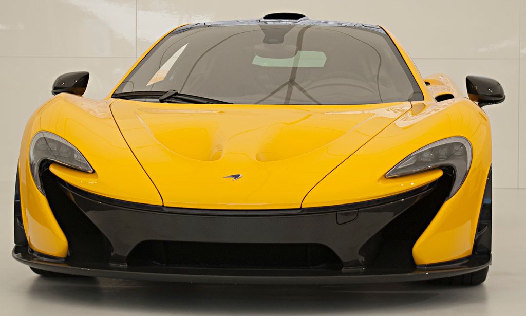http://i1116.photobucket.com/albums/k565/Axel_Edwards/mclarenp1fronton_zps9f9a505b.jpg