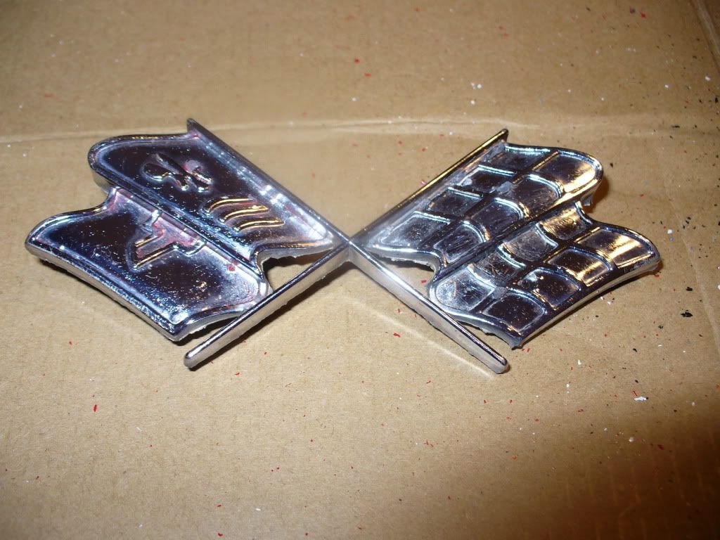 Experimenting w/ Testor's paint insignia red, gloss black, and gloss