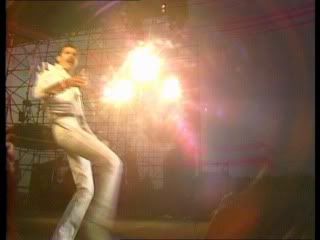 PDVD 002 61 - Queen - Queen on Fire: Live at the Bowl (2004) [1 DVD9 + 1 DVD5] [PAL] [VH]