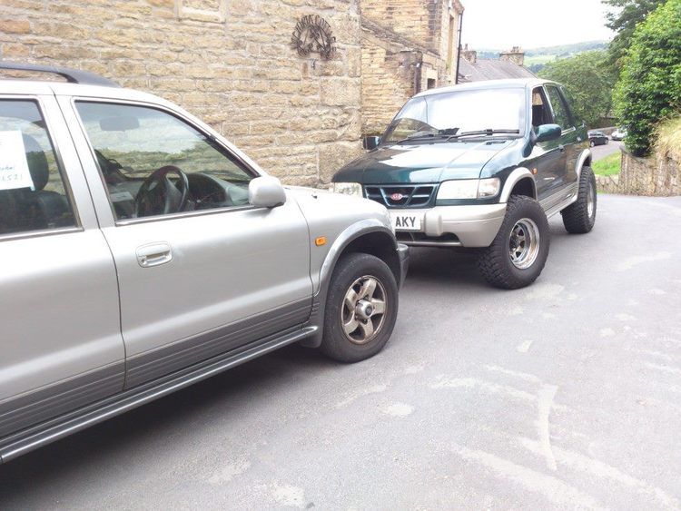 Older model kia sportage.